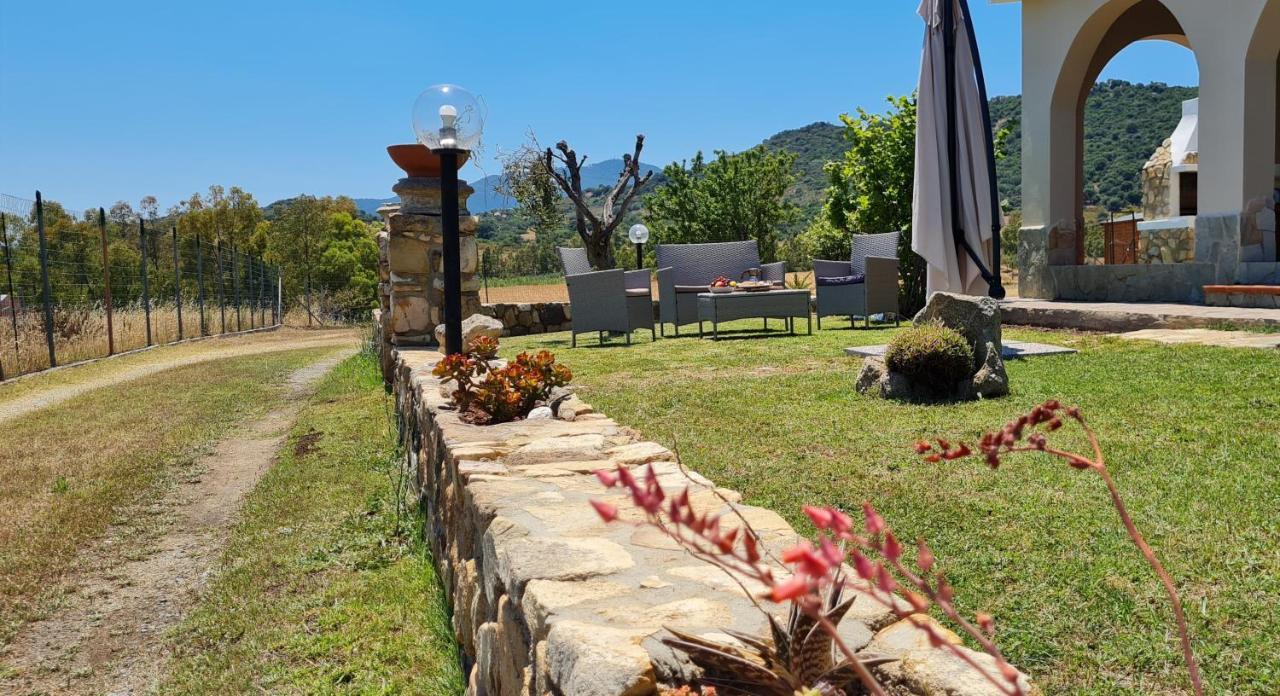 House Castiadas Tra Mare E Montagna エクステリア 写真